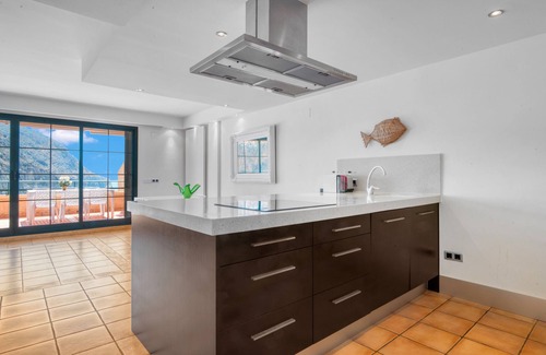 Pueblo Mascarat Apartment | Apartment 'Impresionantes Vistas' with Sea View, Wi-Fi and Air Conditioning