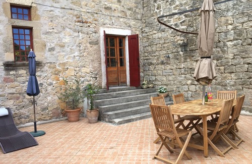 La Tour-Sur-Orb Apartment | Apartment in 12th Century Chateau de Boussagues