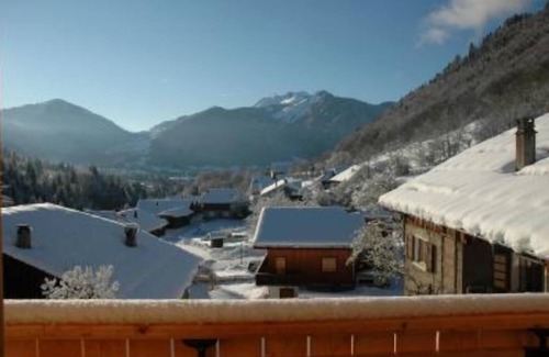 Montriond Ski Chalet | Apartment in a chalet of character with ski access