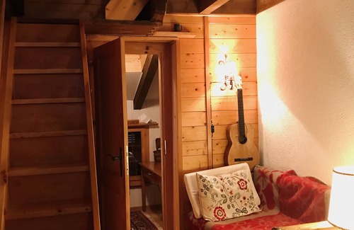 Versegeres Apartment | Apartment in a historic chalet near Verbier