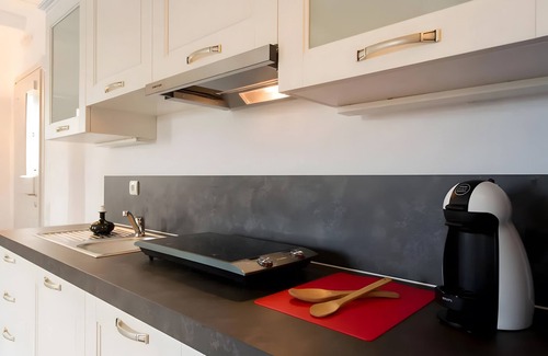 Psathi House | Apartment In A Hotel 'Echinousa Kimolos Maisonette no4' with Sea View, Wi-Fi and Air Conditioning