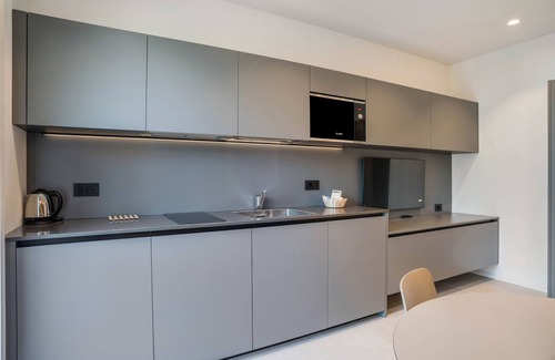 Ravina Apartment | Apartment In A Hotel 'Midum Balcony Sud' with Mountain View, Wi-Fi and Air Conditioning