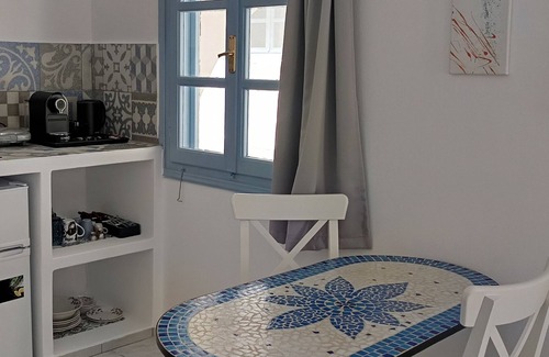 Grikos House | Apartment In A Hotel 'Pico Bello Patmos 22' with Mountain View, Wi-Fi and Air Conditioning