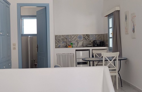 Grikos House | Apartment In A Hotel 'Pico Bello Patmos 22' with Mountain View, Wi-Fi and Air Conditioning