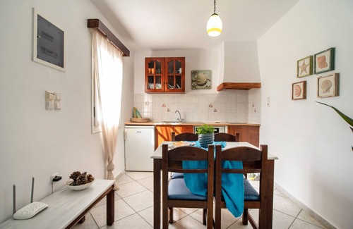 Agios Prokopios Apartment | Apartment In A Hotel 'Sun Rock Boutique - Villa Margarita' with Sea View, Wi-Fi and Air Conditioning