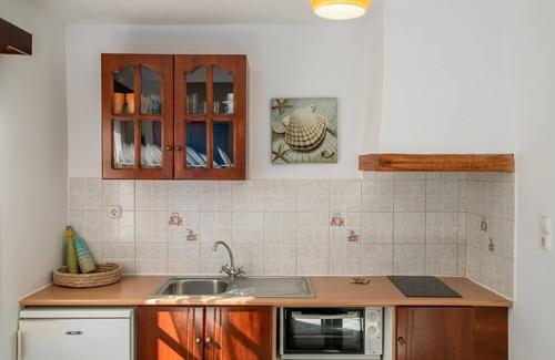 Agios Prokopios Apartment | Apartment In A Hotel 'Sun Rock Boutique - Villa Margarita' with Sea View, Wi-Fi and Air Conditioning