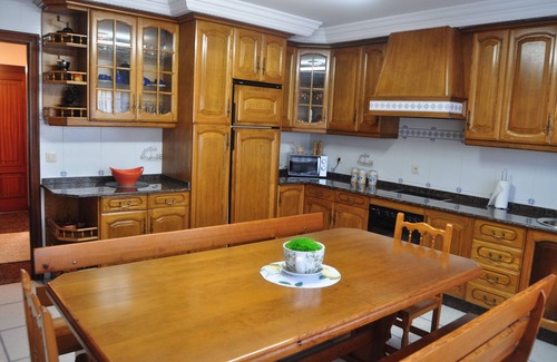 Vilaboa House | Apartment in a house with garden, pool and barbecue, 10 minutes from Pontevedra