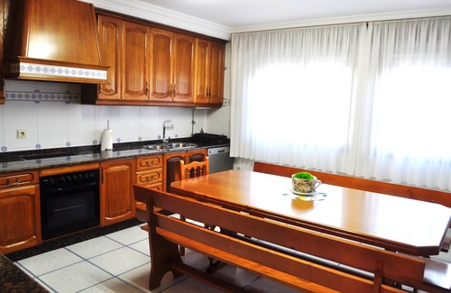 Vilaboa House | Apartment in a house with garden, pool and barbecue, 10 minutes from Pontevedra