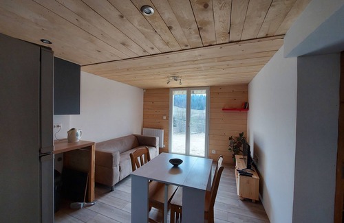 Paroisse des Monts de Bienne Apartment | Apartment in a Jura Chalet