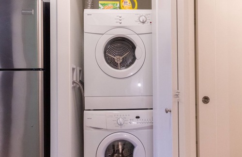 Abbotsford Apartment | Apartment in Abbotsford