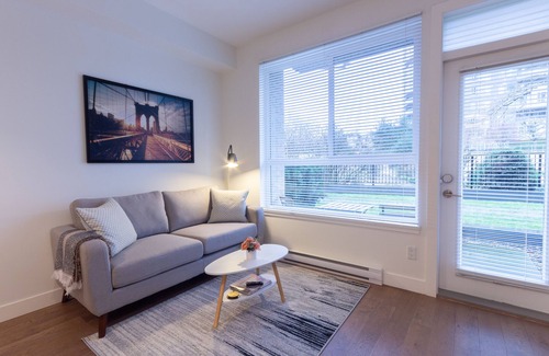Abbotsford Apartment | Apartment in Abbotsford