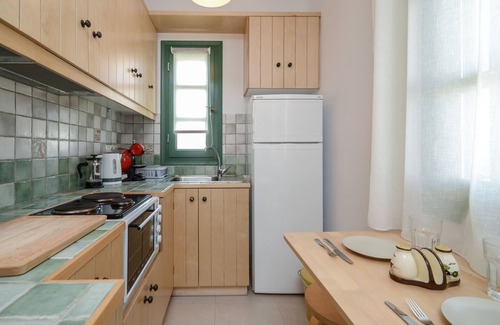 Agia Anna Apartment | Apartment in Agia Anna area, fully equipped & very quiet environment.