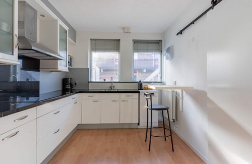 Alkmaar Apartment | Apartment in Alkmaar with sea beach