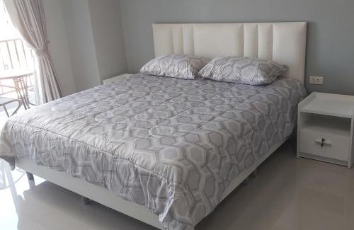 Bang Sare Apartment | Apartment in Bang Saray center with panoramic view from sea to mountains