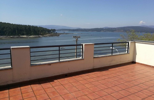 Carril Apartment | Apartment in Carril with terrace and sea views