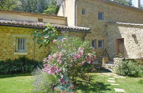 Caderousse Apartment | Apartment in Caderousse with Pool