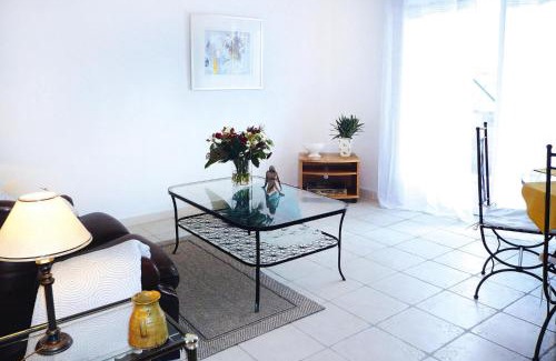 Caderousse Apartment | Apartment in Caderousse with Pool