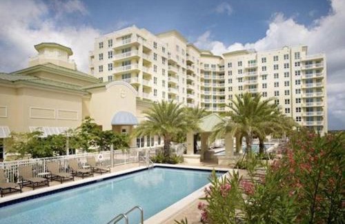 Boynton Beach House | Apartment In Casa Costa Condo!beach Pass Included