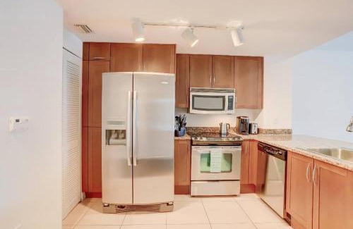 Boynton Beach House | Apartment In Casa Costa Condo!beach Pass Included