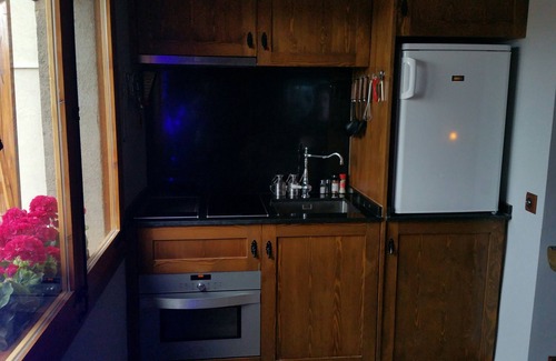 Borreda Condo | Apartment in center Borredà 4 places. Spectacular Rustic Design. Mountain views