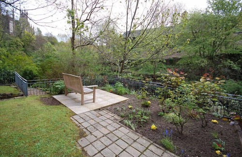 West End Apartment | Apartment In Central Edinburgh, Scotland, In The Picturesque Dean Village