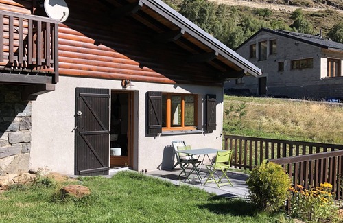 Porte-Puymorens Apartment | Apartment in chalet with terrace and garden. Panoramic view