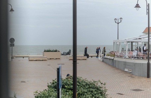 De Haan Apartment | Apartment in De Haan with Stunning Sea Views