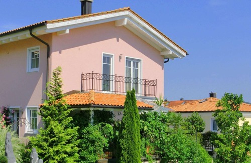 Deggendorf House | Apartment in Deggendorf near Ski Lift