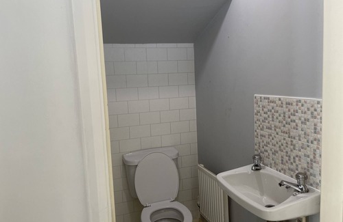 Alvaston House | Apartment in Derby by Leecroft Cosy Stays