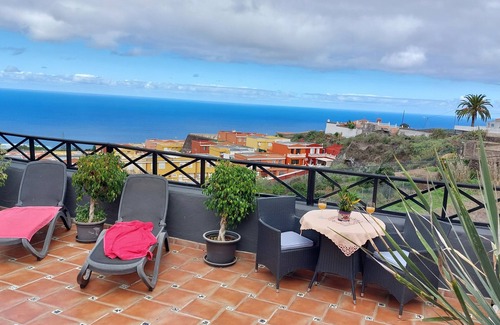El Guincho Apartment | Apartment in Mexican style with sea view and private balcony