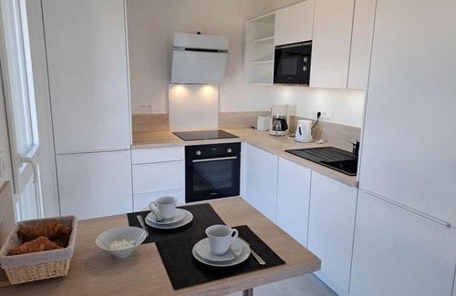 Plouarzel House | Apartment in Finistère with Free E-Bike