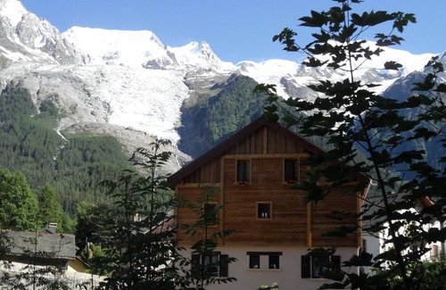 Les Bossons Apartment | Apartment in chalet located 2.5 km from the center of Chamonix, for 2 to 4 people
