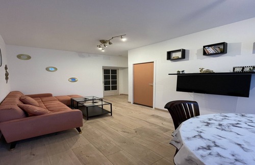 Noyen-sur-Sarthe Apartment | Apartment in Noyen near Le Mans Circuit
