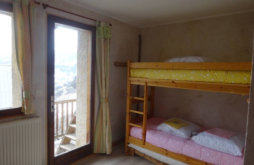 Vallouise-Pelvoux Apartment | Apartment in mountain village 1600 m. In Vallouise.