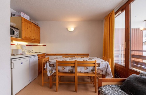 Les Esserts Apartment | Apartment in France with Ski Slope Access