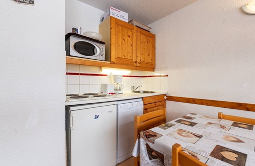 Les Esserts Apartment | Apartment in France with Ski Slope Access