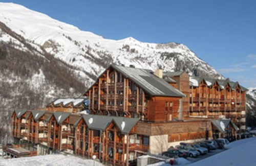 Saint-Michel-de-Maurienne Apartment | Apartment in France with Ski Views
