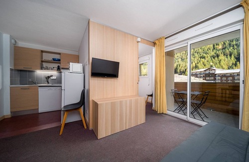 Allos Apartment | Apartment in France with Ski Slope Access