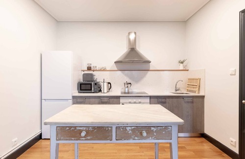 Erandio Apartment | Apartment in front of Bilbao River, next to metro