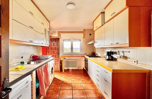 Galapagar Apartment | Apartment in Galapagar with Pool and Garden
