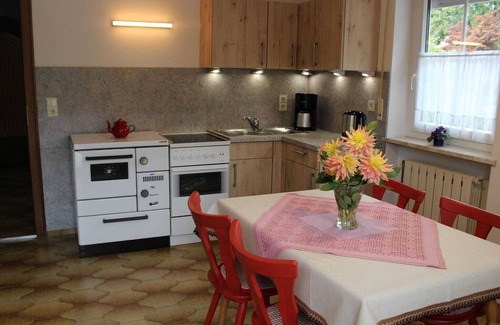 Roehrnbach Apartment | Apartment in Goggersreut mit Terrasse