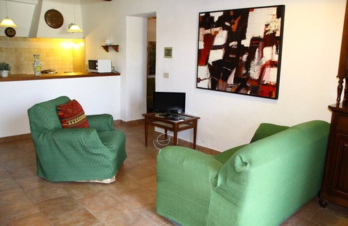 Collesalvetti Apartment | Apartment in Guasticce with shared pool