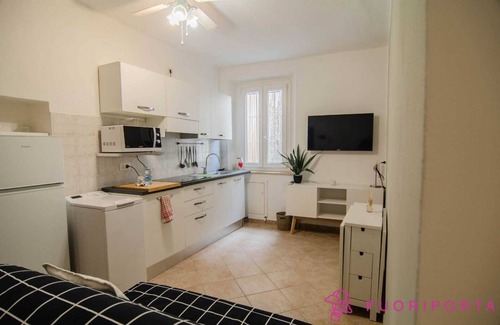 Oltretorrente Apartment | Apartment in historic center area