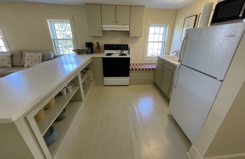 Bristol Apartment | Apartment in historic harbor overlooking the harbor