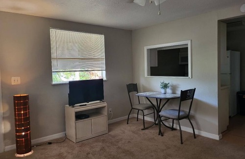 Longwood Apartment | Apartment in Historical Longwood