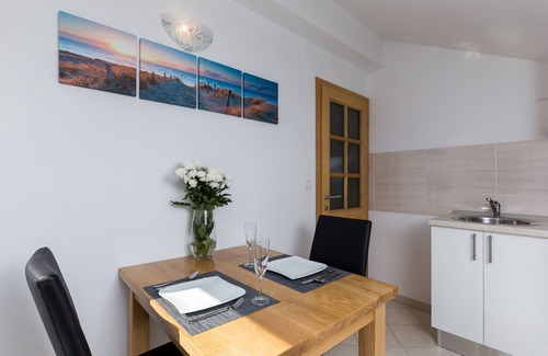 Mokosica Apartment | Apartment in Dubrovnik with swimming pool and sea view (A5)