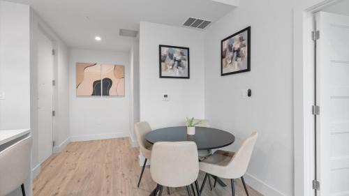 West Congress Apartment | Apartment in Hummingbird flats