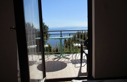 Icici Apartment | Apartment in Ičići with Seaview, Terrace, WIFI (4870-3)