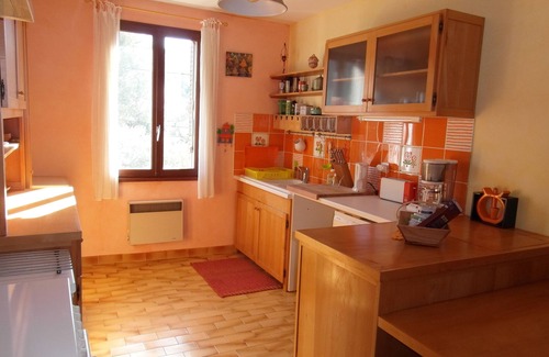 Taillades Apartment | Apartment in individual residence