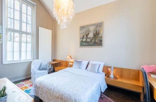 Bazel House | Apartment in Kruibeke Wissekerke Castle, cleaning included